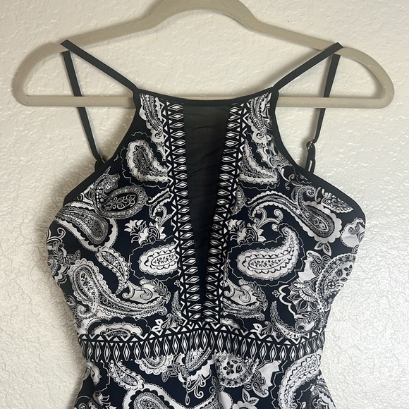 Liz Claiborne Black and White Paisley One-Piece Swimsuit - Picture 4 of 6